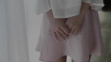 Momozono Mirai – MXGS-975, Cum Lifting!