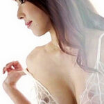 小顔のスレンダーな巨乳美女がビラビラ広げてアナル丸見えクンニで感度アップ