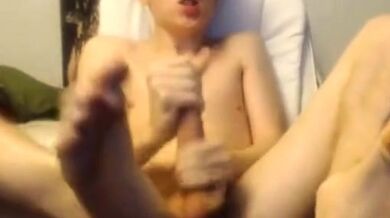Redhead Twink Masturbates on Webcam