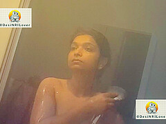 Hiddencam hotel bathroom video of Desi NRI Indian Bengali Bhabhi