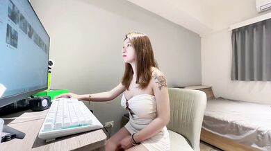 高颜值天然雪白巨乳女神艾玛Emma 2