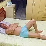 Descansando Gostoso Com o Pau Duro 004