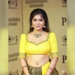 Tamil ponnu Mobile shop showing saree removed boobs press exboyfriend
