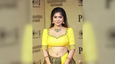 Tamil ponnu Mobile shop showing saree removed boobs press exboyfriend