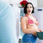 My New Hot Neighbor – S49:E18