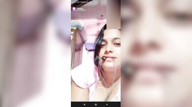 priyad858f4 tease with her big tits and pussy