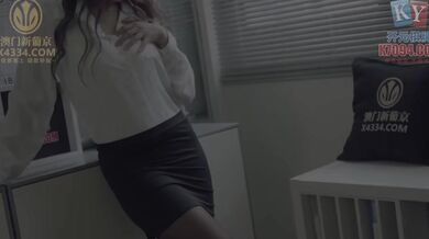 Boss Seduces Secretary In Office
