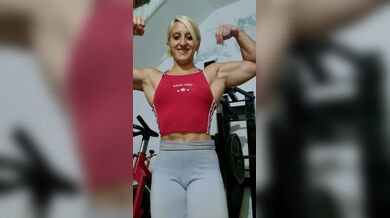 Chubby blonde brianna solo masturbation