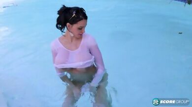 The Wet Set – Amy Anderssen