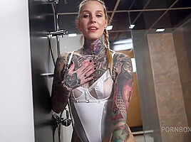 Ggg John Thompson – Tattooed German Pissing Slut
