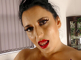 Jasmine De Launay Is A Thick Milf That Loves To Please Herself