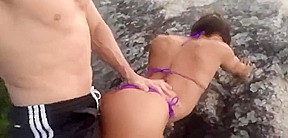 prise a l arrache dans une crique