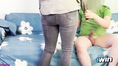 Sexy waitress brings XXX in hotel room service with steaming chick in a hijab, m