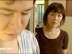 00310,A good woman is in full sex appeal!